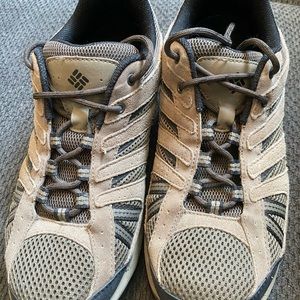 Columbia Techlite Men’s size 10 gently worn hiking shoes